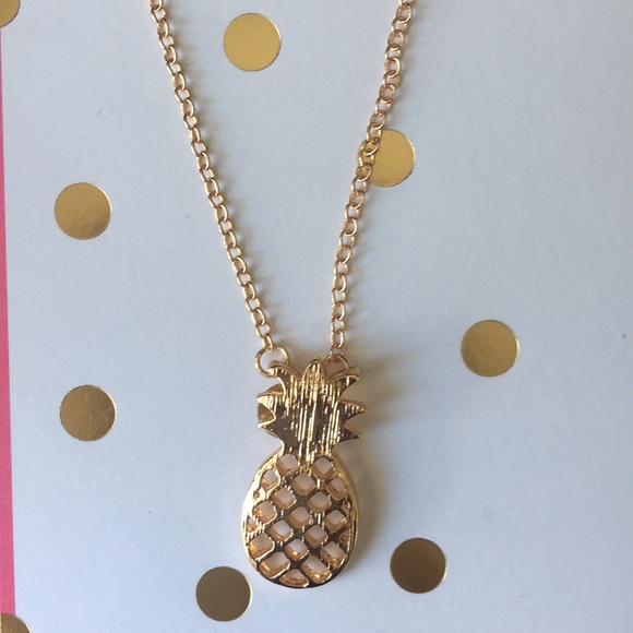18k Gold Plated Pineapple Necklace - Picture 3 of 3
